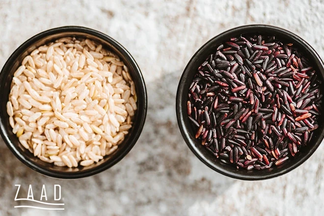 برنج سیاه و سفید در کنار هم