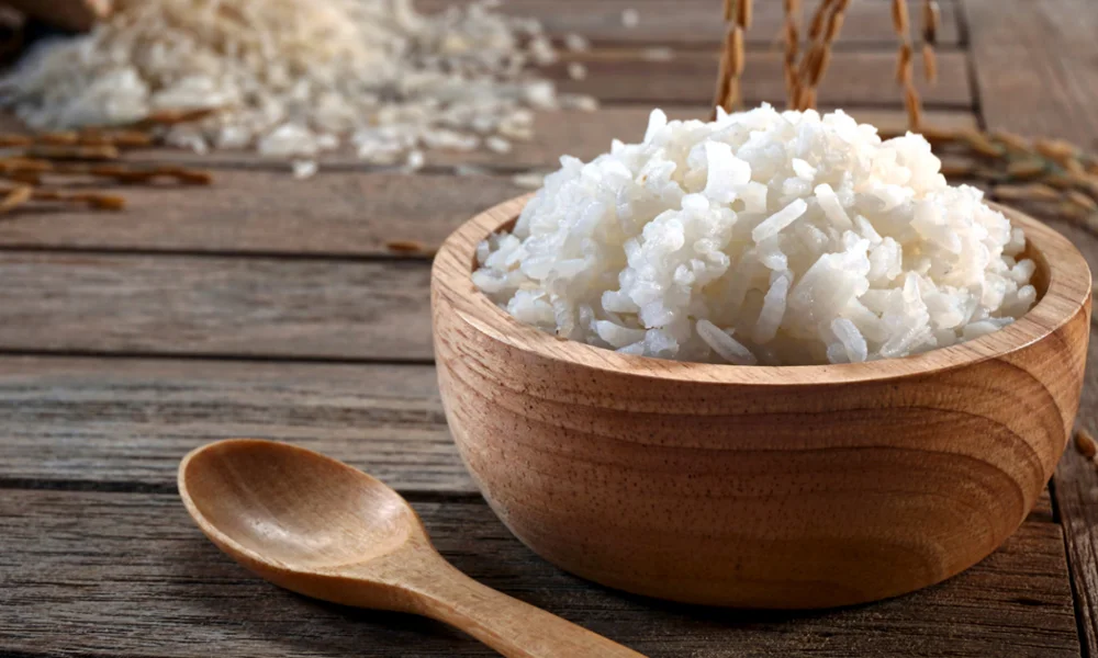 پخت برنج در قابلمه استیل